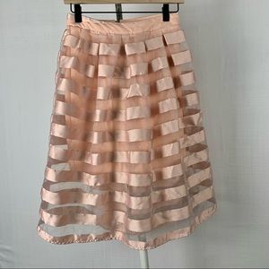 Women’s pleated, pink skirt!